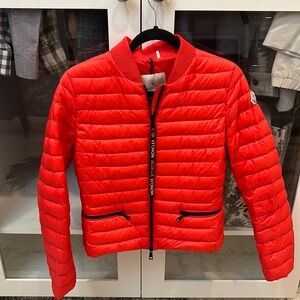 Moncler light weight puffer Small